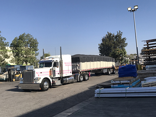 142 Peterbilt Flat with sides